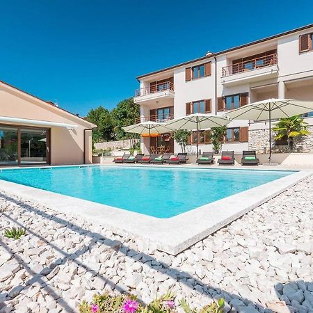 E&T Apartments With A Beautiful Pool Rabac Extérieur photo