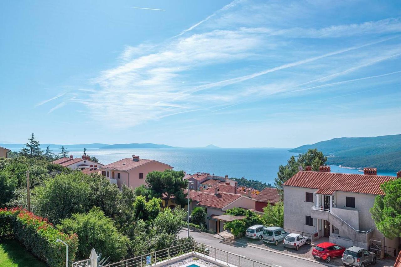 E&T Apartments With A Beautiful Pool Rabac Extérieur photo