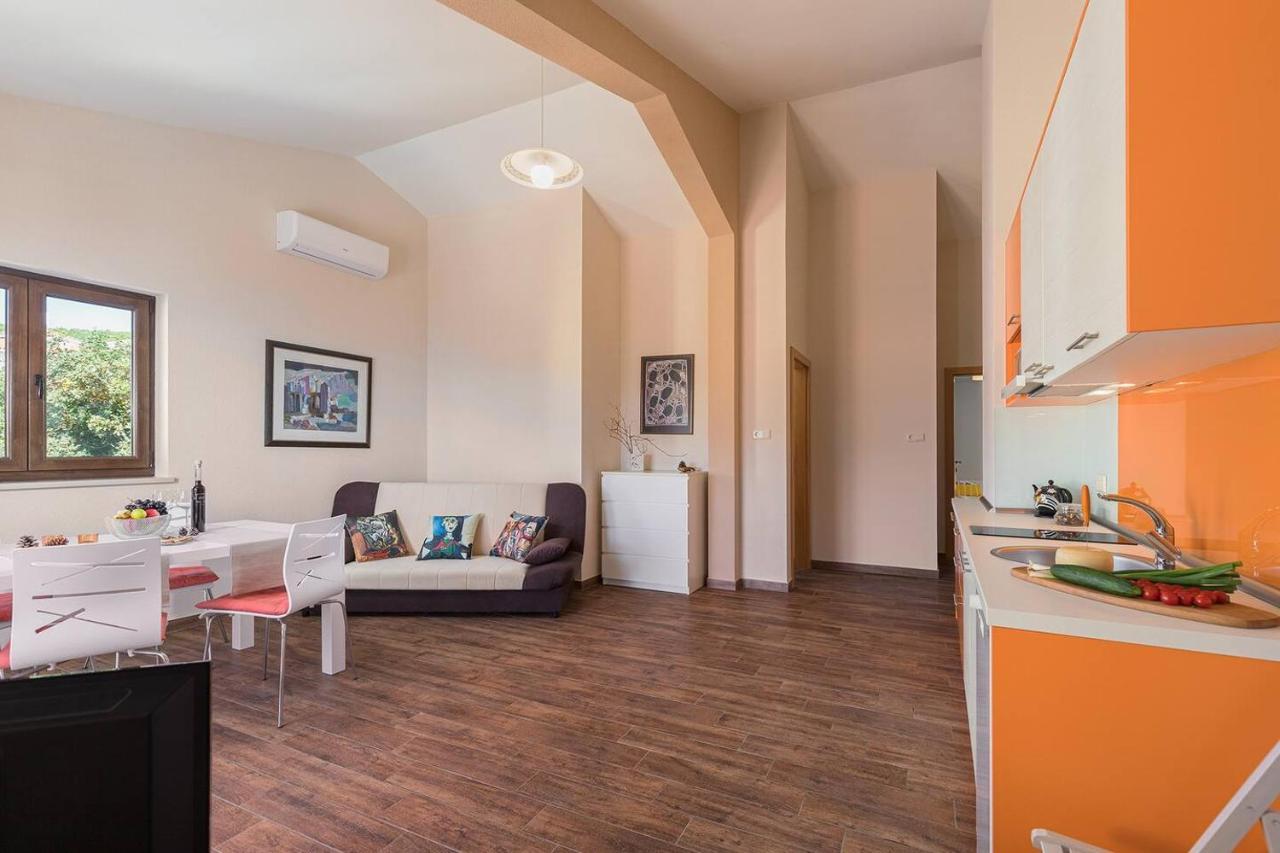 E&T Apartments With A Beautiful Pool Rabac Extérieur photo