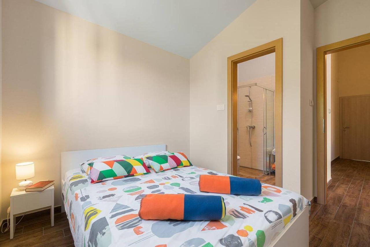 E&T Apartments With A Beautiful Pool Rabac Extérieur photo