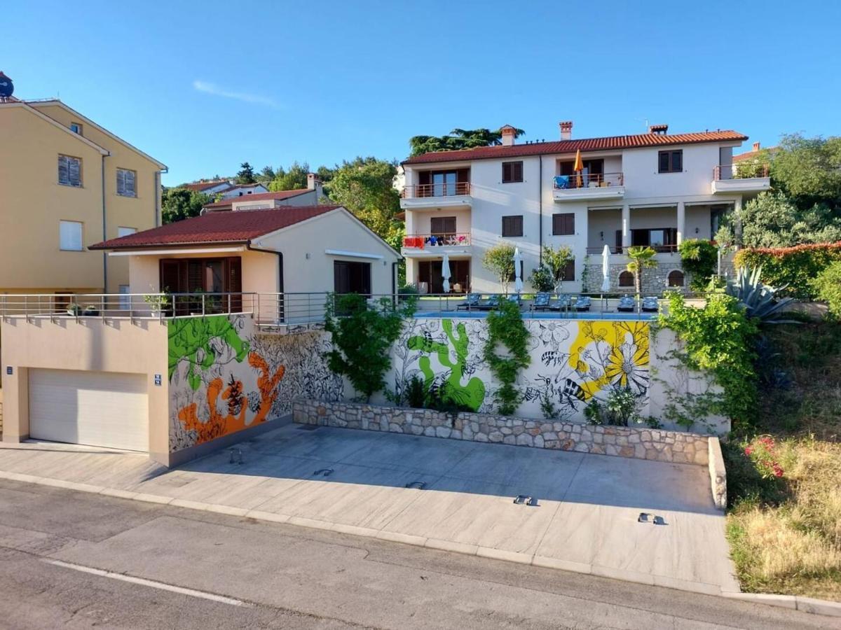 E&T Apartments With A Beautiful Pool Rabac Extérieur photo