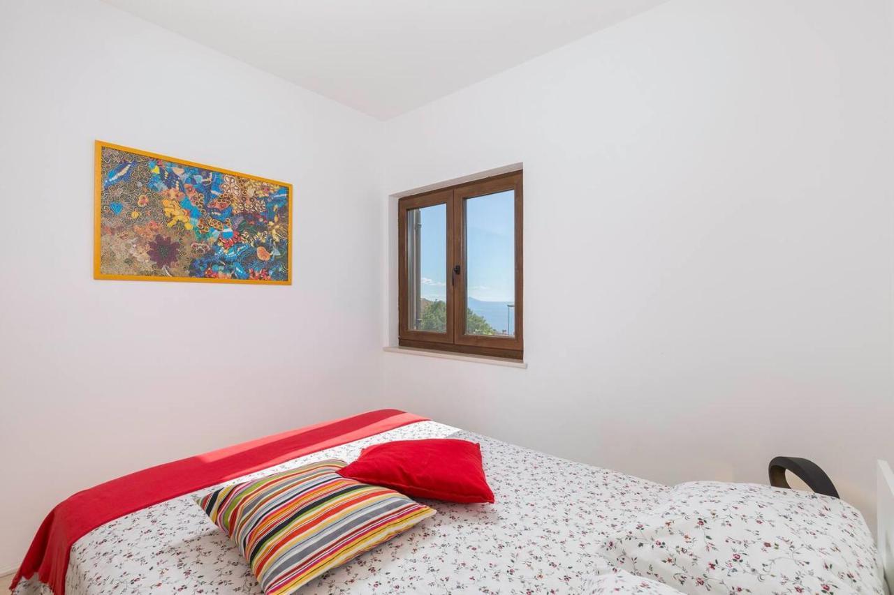 E&T Apartments With A Beautiful Pool Rabac Extérieur photo