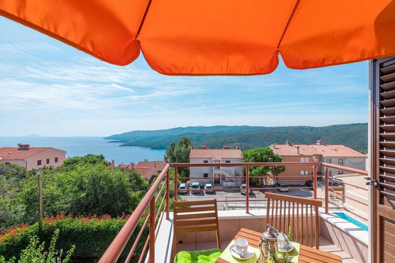 E&T Apartments With A Beautiful Pool Rabac Extérieur photo