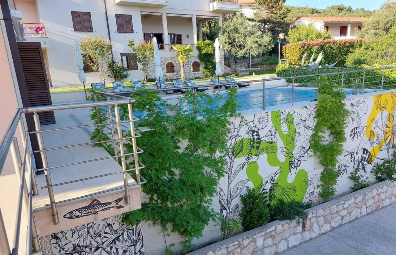 E&T Apartments With A Beautiful Pool Rabac Extérieur photo