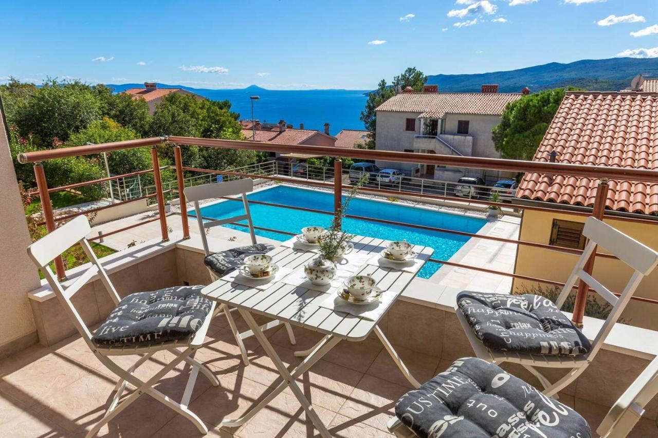 E&T Apartments With A Beautiful Pool Rabac Extérieur photo