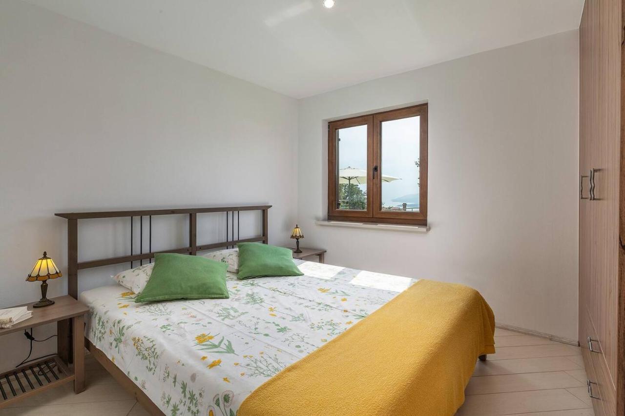 E&T Apartments With A Beautiful Pool Rabac Extérieur photo